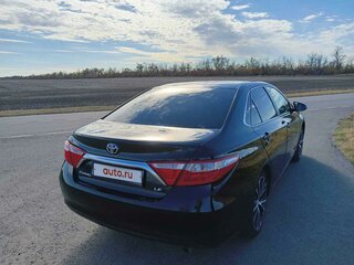 2017 Toyota Camry VII (XV50) Рестайлинг, чёрный, 2350000 рублей, вид 3