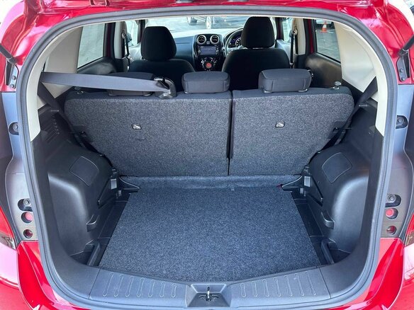 2019 Nissan Note e-Power II Рестайлинг, красный, 1380000 рублей - вид 21