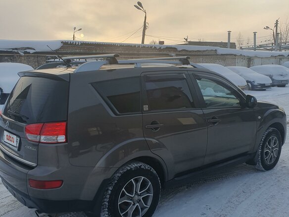 2011 Citroen C-Crosser, коричневый, 1300000 рублей - вид 3