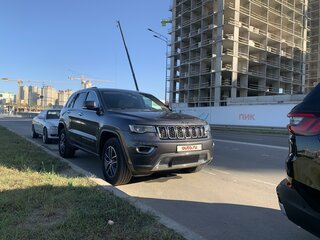 2018 Jeep Grand Cherokee IV (WK2) Рестайлинг, серый, 3900000 рублей, вид 4