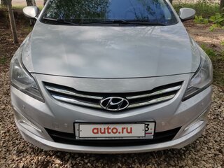 2015 Hyundai Solaris I Рестайлинг, серебристый, 1200000 рублей, вид 1