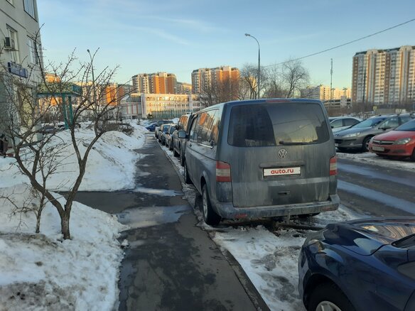 2004 Volkswagen Multivan T5, серый, 1530000 рублей - вид 5