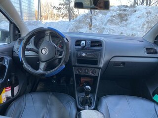 2016 Volkswagen Polo V Рестайлинг, белый, 750000 рублей, вид 2
