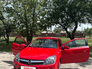 2009 Opel Astra GTC H Рестайлинг, красный, 500000 рублей, вид 3