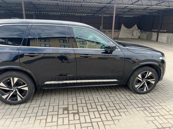 2023 Volvo XC90 Recharge II Рестайлинг 1, чёрный, 4000000 рублей - вид 2