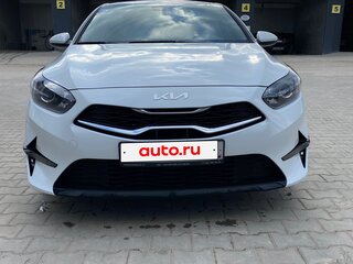 2022 Kia Ceed III Рестайлинг, белый, 2150000 рублей, вид 2