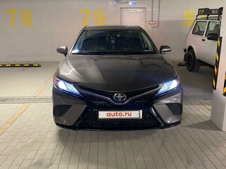 2019 Toyota Camry US Market VIII (XV70), серый, 2850000 рублей, вид 4