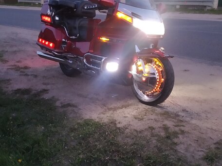 1997 Honda GL 1500 Gold Wing, красный, 509429 рублей, вид 1
