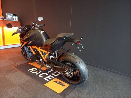 2024 KTM 1390 Super Duke R Evo, чёрный, 2250000 рублей, вид 5