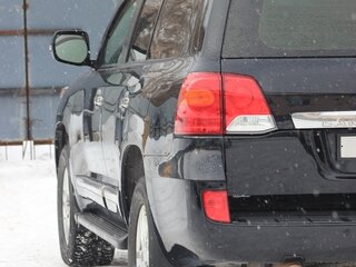 2012 Toyota Land Cruiser 200 Series Рестайлинг 1, чёрный, 4000000 рублей, вид 4
