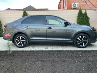 2022 Volkswagen Polo VI, серый, 2240000 рублей, вид 2