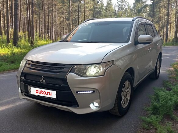 2013 Mitsubishi Outlander III, серый, 1290000 рублей