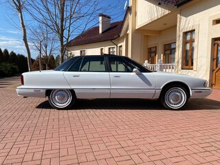 1993 Oldsmobile Ninety-Eight XI, белый, 3500000 рублей, вид 2
