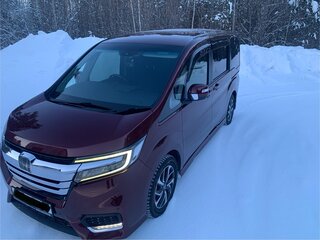 2018 Honda Stepwgn Spada V Рестайлинг, красный, 3200000 рублей, вид 2