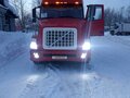 2003 Volvo VNL, красный, 1300000 рублей