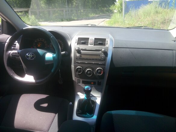 2011 Toyota Corolla X (E140, E150) Рестайлинг, белый, 1050000 рублей - вид 3