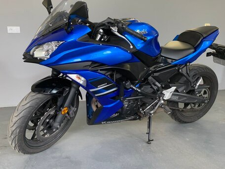 2018 Kawasaki Ninja 650, синий, 647800 рублей, вид 1