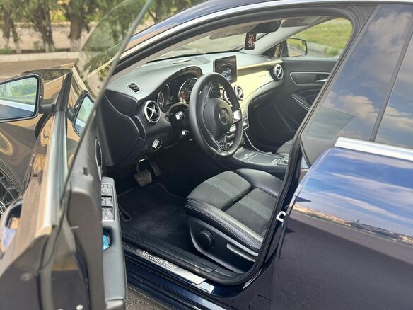 2017 Mercedes-Benz CLA 200 I (C117, X117) Рестайлинг, синий, 1800000 рублей - вид 24