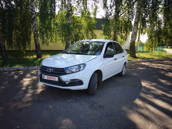 2018 Lada (ВАЗ) Granta I Рестайлинг, белый, 700000 рублей - вид 1