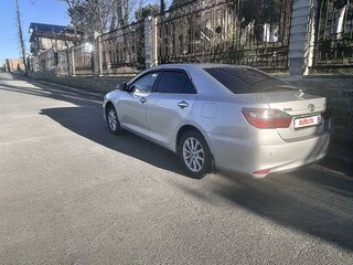 2015 Toyota Camry VII (XV50) Рестайлинг, серебристый, 1950000 рублей, вид 5