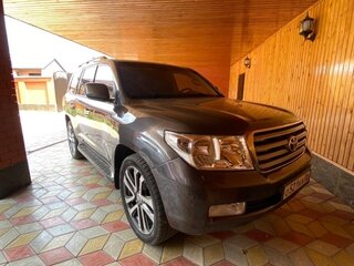2010 Toyota Land Cruiser 200 Series, серый, 3200000 рублей, вид 3