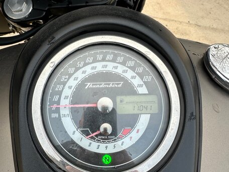 2015 Triumph Thunderbird Storm, серый, 1100000 рублей, вид 3