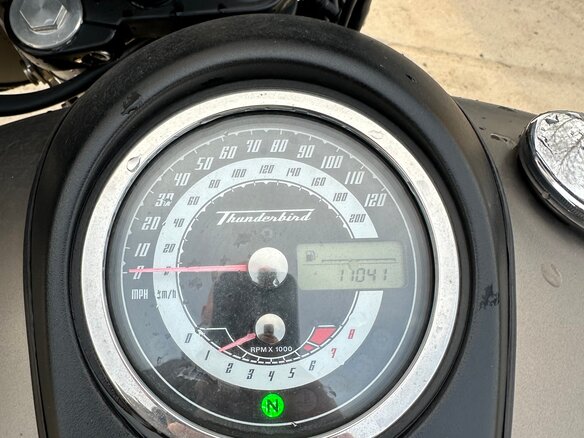 2015 Triumph Thunderbird Storm, серый, 1100000 рублей - вид 2