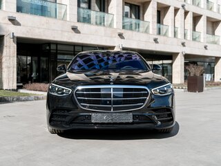 2022 Mercedes-Benz S-Класс 580 Long 4MATIC VII (W223), чёрный, 25555556 рублей, вид 2