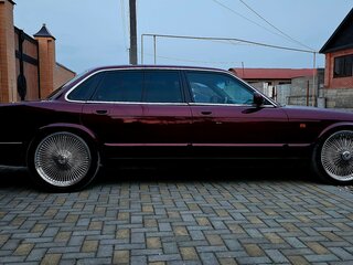 1997 Jaguar XJ Classic Sovereign II (X300), красный, 1650000 рублей, вид 4