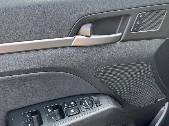 2018 Hyundai Elantra VI (AD) Рестайлинг, чёрный, 1850000 рублей - вид 18