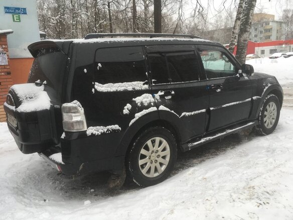 2012 Mitsubishi Pajero IV Рестайлинг 1, чёрный, 2300000 рублей - вид 4