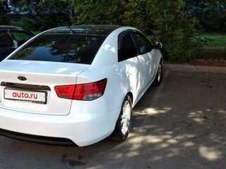 2011 Kia Cerato 5-speed II, белый, 890000 рублей, вид 2