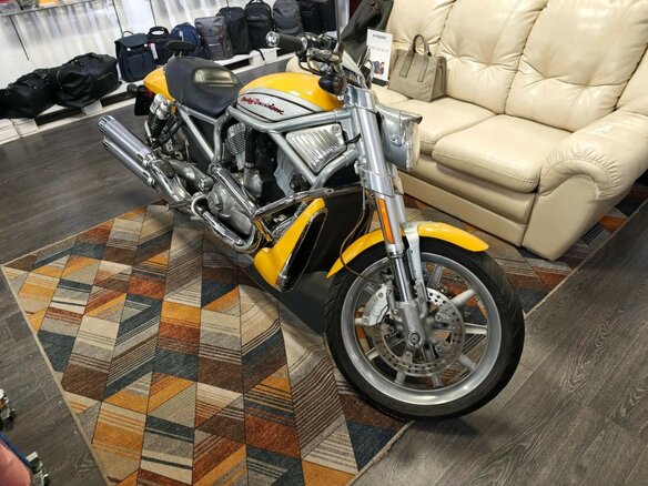 2006 Harley-Davidson V-Rod, жёлтый, 1500000 рублей - вид 13
