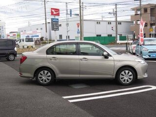 2017 Toyota Corolla Axio XI (E160, E170) Рестайлинг 2, серебристый, 890000 рублей, вид 3