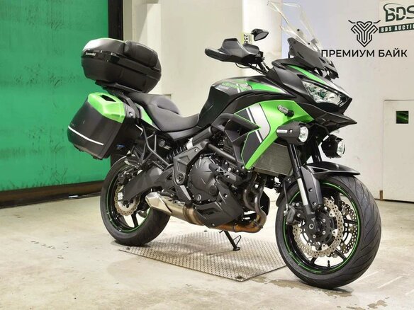 2024 Kawasaki Versys 650, чёрный, 1077000 рублей - вид 2