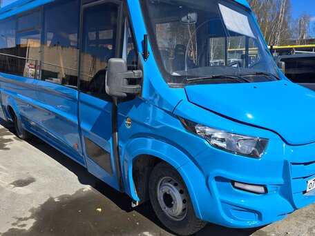 2016 Iveco Daily, синий, 4900000 рублей, вид 3