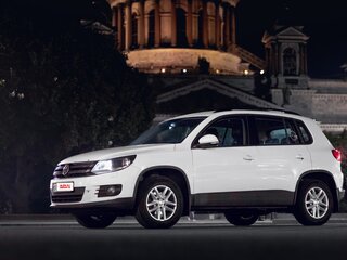 2016 Volkswagen Tiguan I Рестайлинг, белый, 1000000 рублей, вид 1