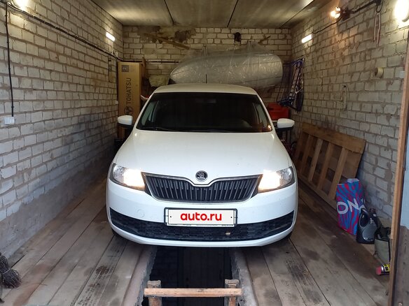 2019 Skoda Rapid I Рестайлинг, белый, 1200000 рублей - вид 2