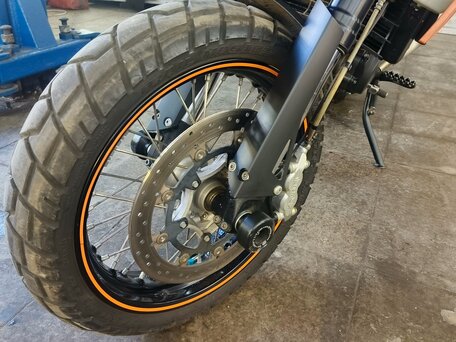2008 KTM 690 SM, оранжевый, 400000 рублей, вид 4