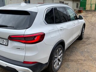 2020 BMW X5 40i IV (G05/G18), белый, 4000000 рублей, вид 4
