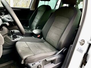 2018 Volkswagen Tiguan II, белый, 2470000 рублей, вид 5