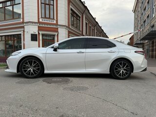 2022 Toyota Camry US Market VIII (XV70) Рестайлинг, белый, 3350000 рублей, вид 5