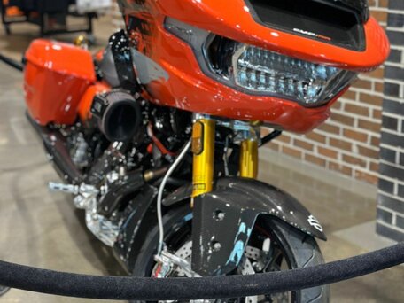 2025 Harley-Davidson CVO Road Glide RR, красный, 21000000 рублей, вид 2
