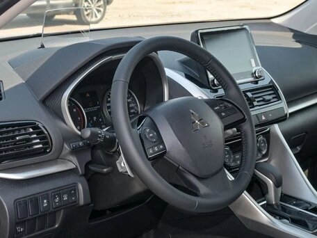 2025 Mitsubishi Eclipse Cross I Рестайлинг, серебристый, 2830000 рублей, вид 3