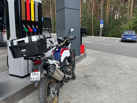 2017 Honda CRF 1000L Africa Twin, синий, 1100000 рублей, вид 4