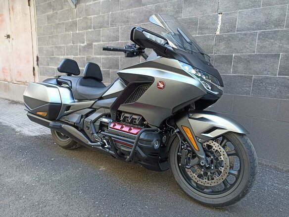 2024 Honda GL 1800 Gold Wing, серебристый, 2399000 рублей - вид 3