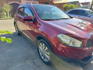 2010 Nissan Qashqai I Рестайлинг, красный, 930000 рублей, вид 4