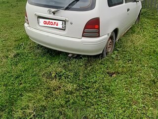 1998 Toyota Starlet V (P90), белый, 180000 рублей, вид 3