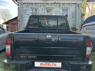 2008 Nissan NP300, чёрный, 900000 рублей, вид 5