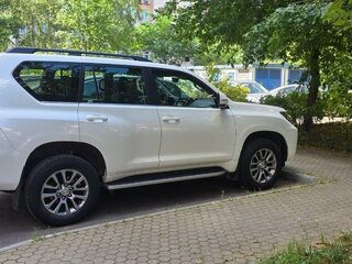 2018 Toyota Land Cruiser Prado 150 Series Рестайлинг 2, белый, 6200000 рублей, вид 3